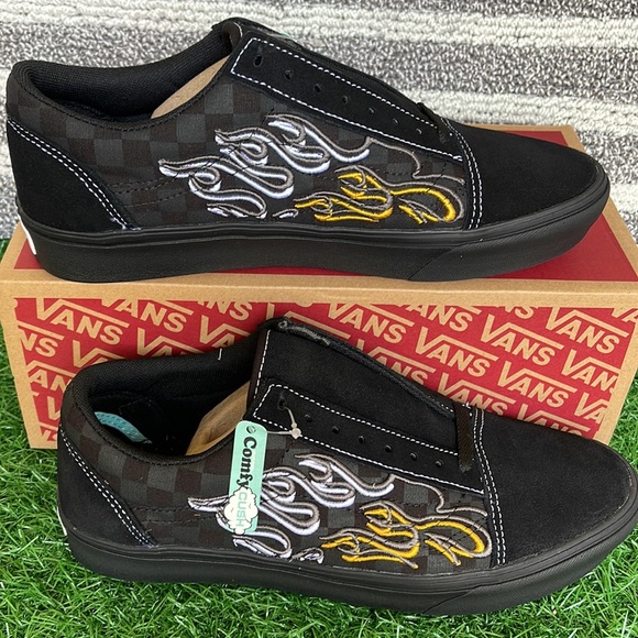 Vans Comfycush Ignition Black/Black Men’s sneakers - athletic shoes - Picture 2 of 16